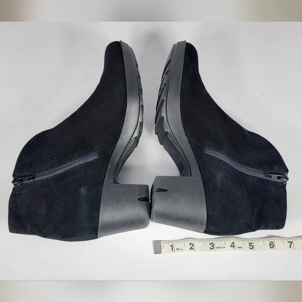 Munro Suede Robynette Ankle Booties #765 Size 8.5N